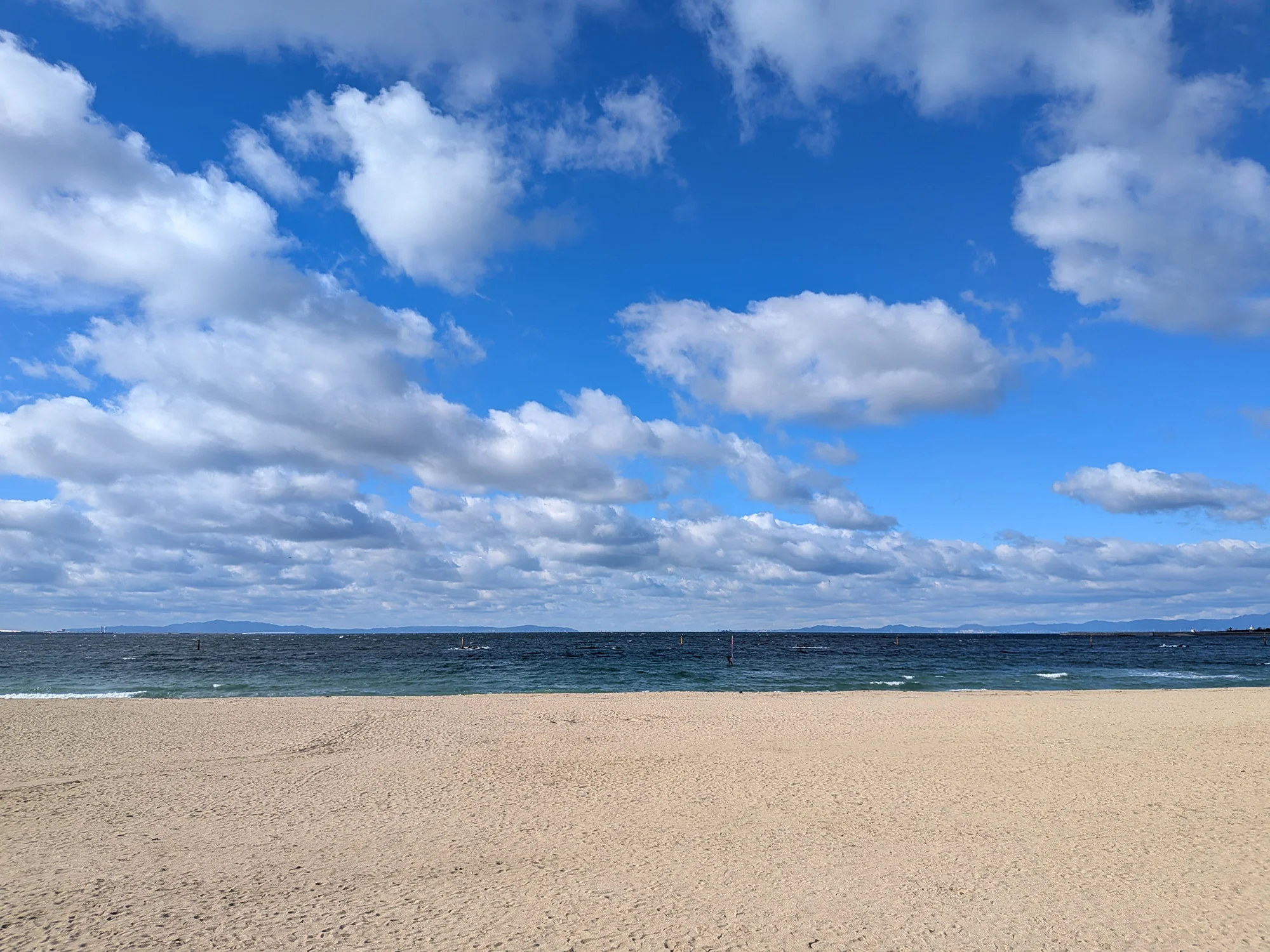 BLUE TERRACEの目の前に広がる二色の浜のビーチ